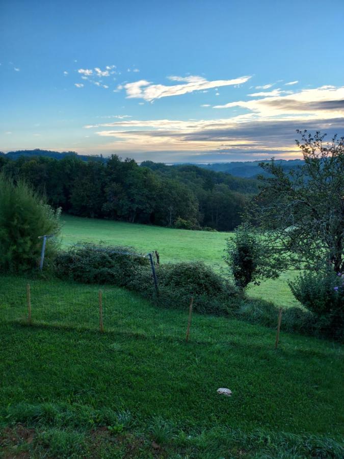 Apartmán Au Petit Bois Magique Payrac Exteriér fotografie